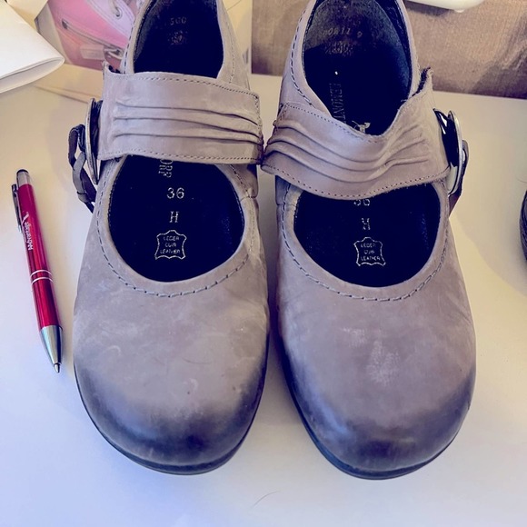 REMONTE DORNDORF SZ 36 Brown Leather Medallion Strappy Mary Janes Heels Pumps - Picture 7 of 8